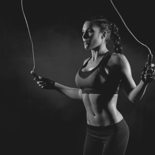 woman-skipping-rope
